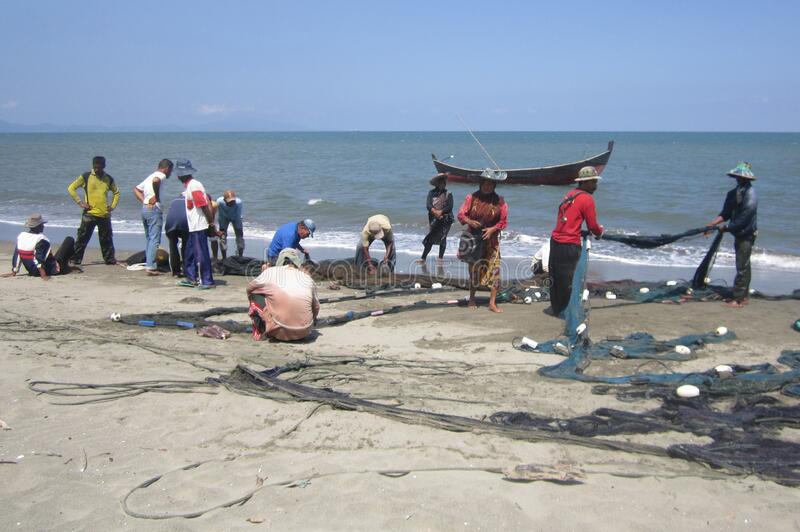 NaFAA Temporarily Lifts Ban On Beach Seine Fishing - News Public Trust